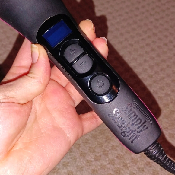 Ceramic Hair straightening Brush - Picture 2 of 4